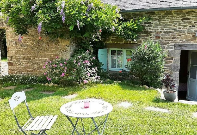 Bed and Breakfast Longere De Nivinen