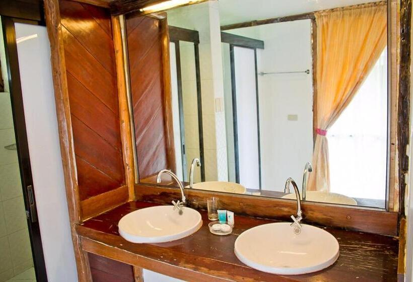 酒店 Caluwayan Palm Island Resort & Restaurant