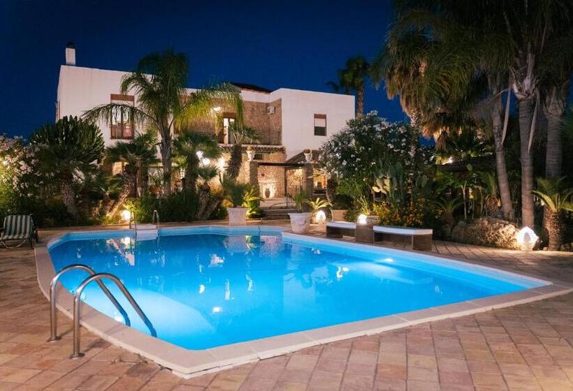 هتل Tenuta De Francisci