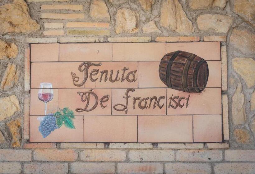 هتل Tenuta De Francisci