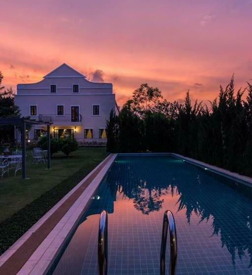 Отель Villa Malinee Khao Yai