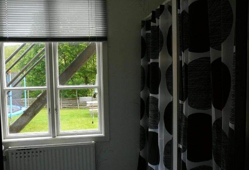 Lönneberga Vandrarhem & Hostel