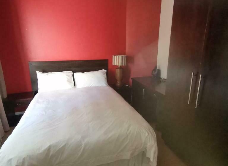 פנסיון Arkenstone Frys Guesthouse