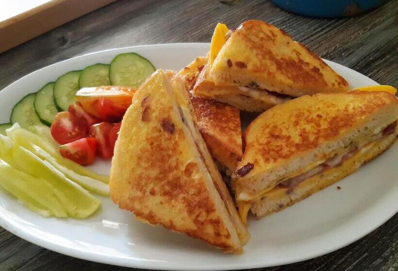 بنسيون Kiskemence Vendégház Szatta