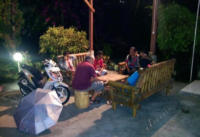 פנסיון Sendowan Baru Amurang