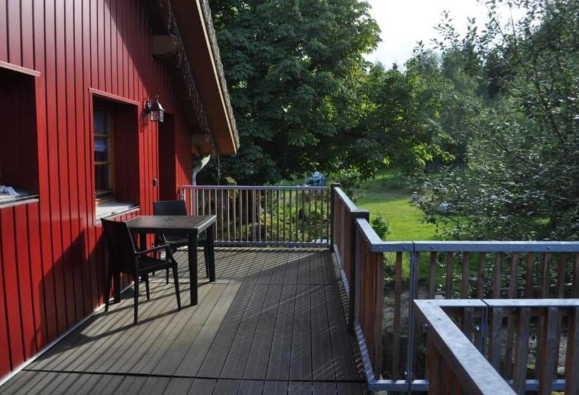 ベッドアンドブレックファースト Chambre Merisier Dans Une Ferme Avec étang Privé Au Coeur De La Région Des Mille étangs, Faucogney E