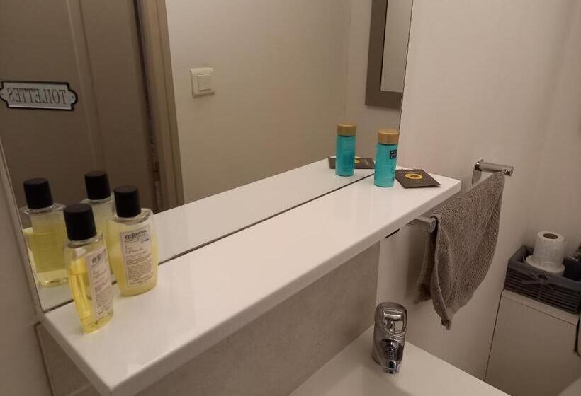 مبيت وإفطار Studio Cosy à 10 Minutes De Nîmes