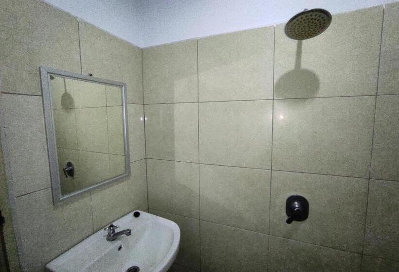 Capital O 91650 Hotel Pratama