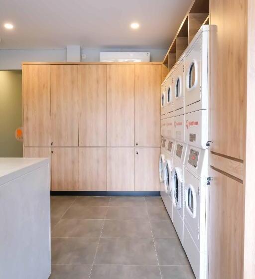 هتل M Cabin Karawaci