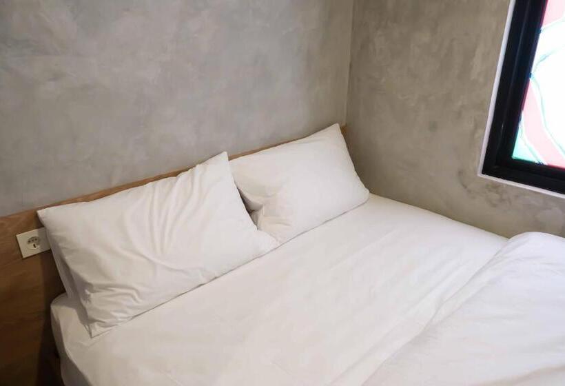 هتل M Cabin Karawaci