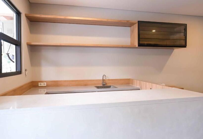 هتل M Cabin Karawaci