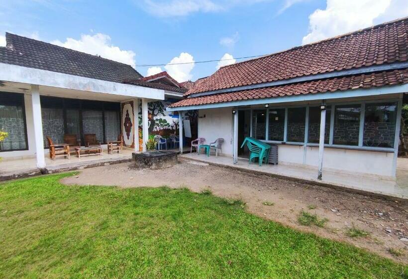 Отель Oyo 90691 Wisma Melati