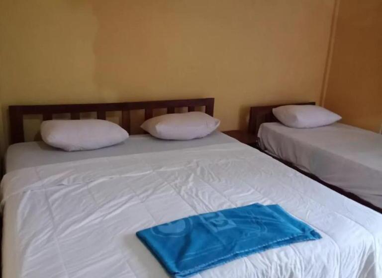 هتل Oyo 91230 Kelimutu Eco Village