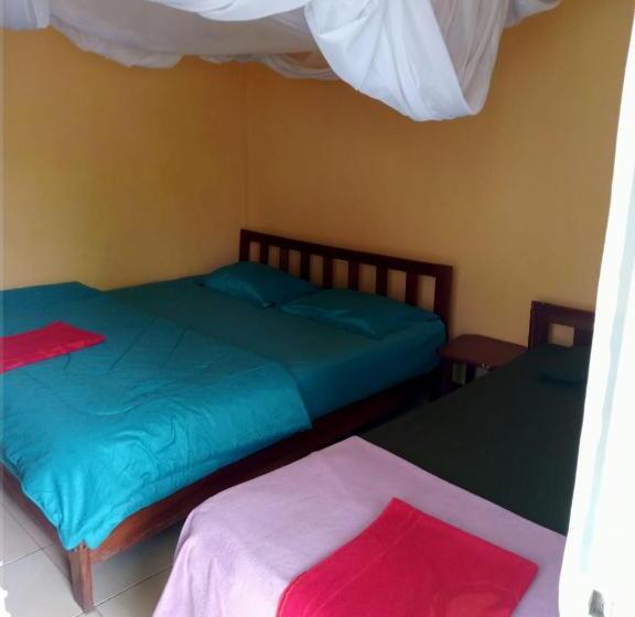 هتل Oyo 91230 Kelimutu Eco Village