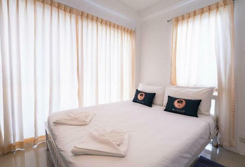 Hotel Roomquest Bangkok Sukhumvit 50