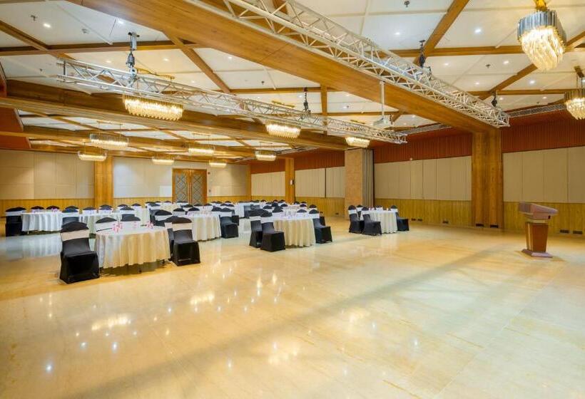 فندق Treat Beach Resort