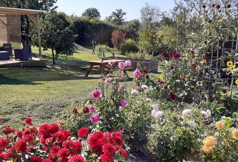 펜션 B&b La Maison Des Collines Autour Chambres D Hôtes