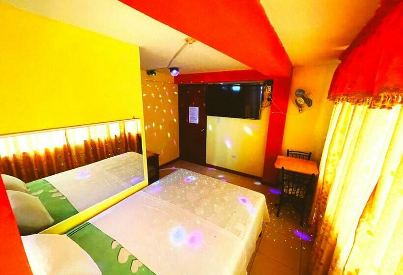 펜션 Hostal The Golden Paradise