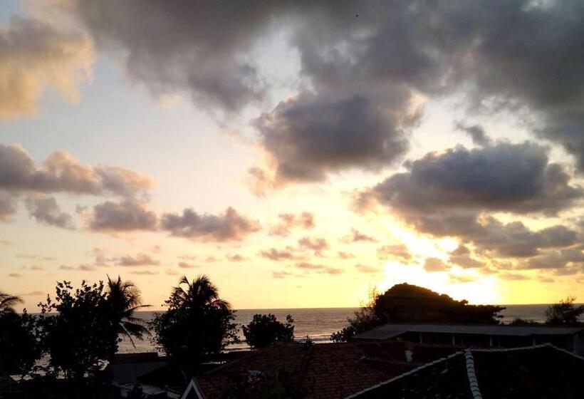 ペンション Rikna Beach House