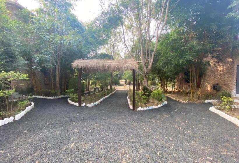 Sal Tree Resort By Vihasta, Kanha