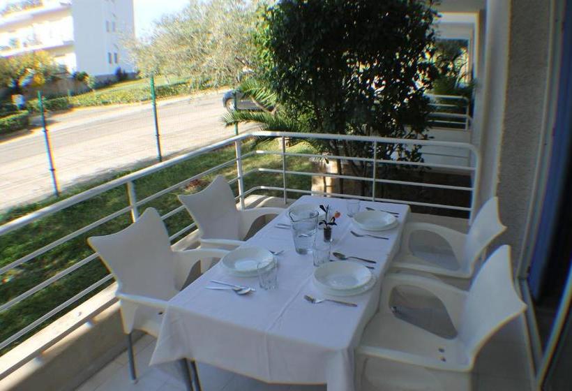 Agi Rescator Apartments