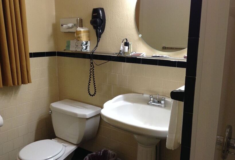 Briarcliff Motel