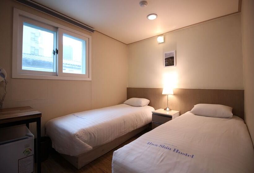 Dongdaemun Hwashin Hostel