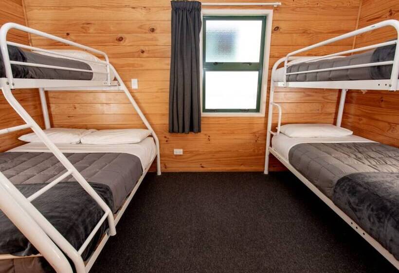 هتل Motueka Top 10 Holiday Park