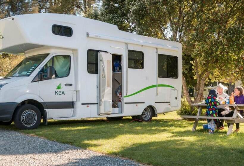 هتل Motueka Top 10 Holiday Park