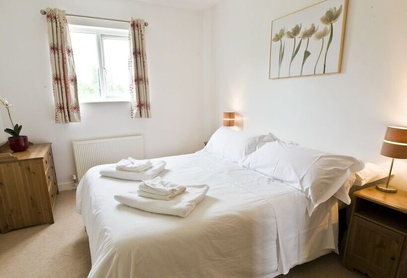 هتل Peresteda Apartments