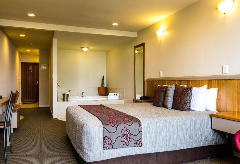 מוטל Pebble Beach Motor Inn