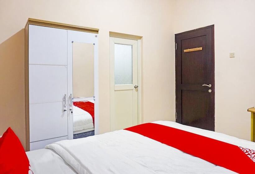 هتل Karawaci Taman Permata Tiga Mitra Reddoorz