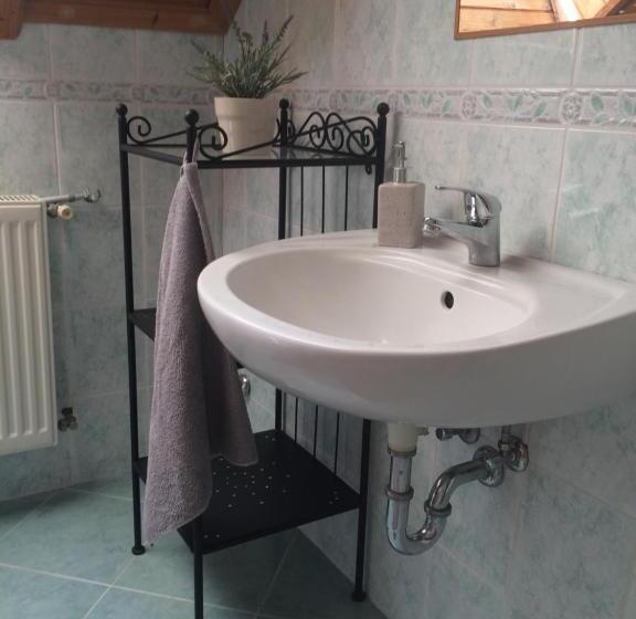 ベッドアンドブレックファースト Cosy Rooms On The Lake Near Budapest And The Airport