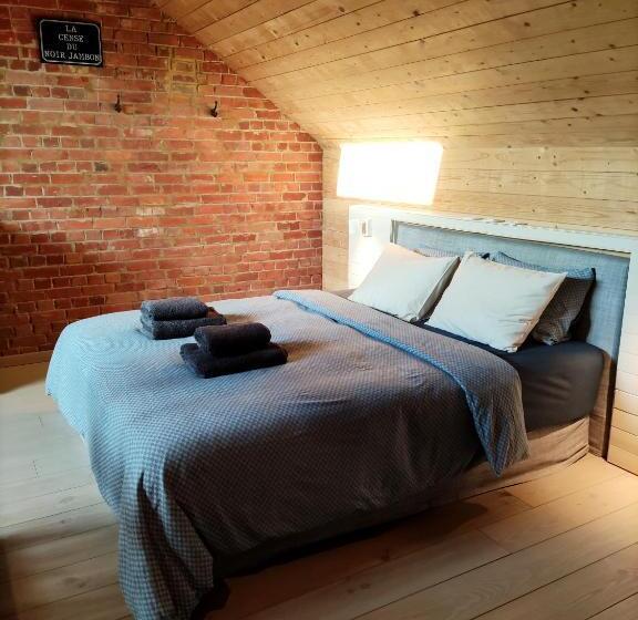 تختخواب و صبحانه La Cense Du Noir Jambon