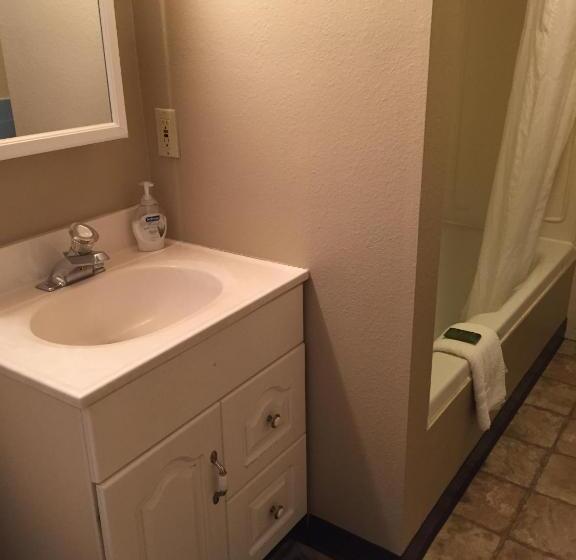 فندق Guesthouse Cannon Beach