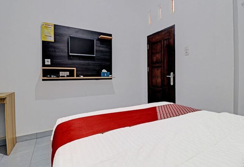 בית מלון כפרי Oyo 91203 Naufal Residence Syariah