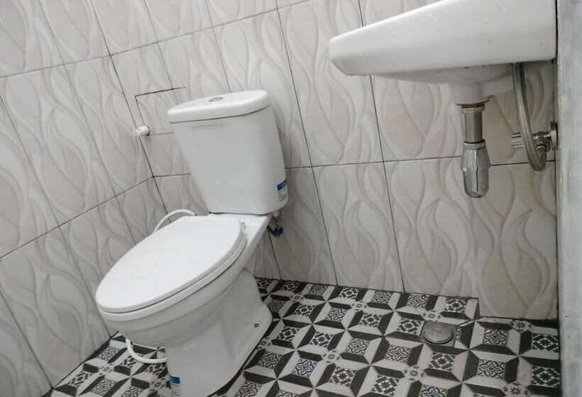 בית מלון כפרי Oyo 91203 Naufal Residence Syariah