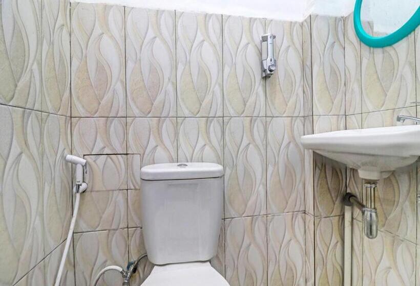 בית מלון כפרי Oyo 91203 Naufal Residence Syariah