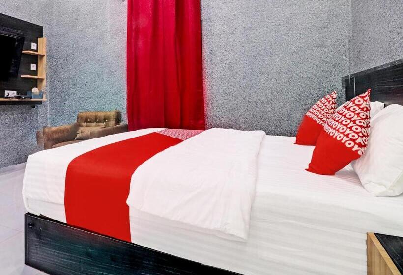 בית מלון כפרי Oyo 91203 Naufal Residence Syariah