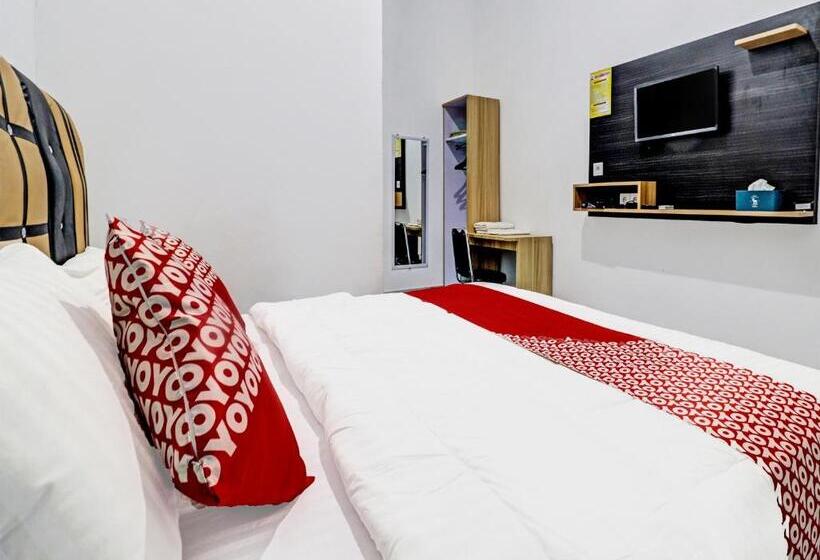 בית מלון כפרי Oyo 91203 Naufal Residence Syariah