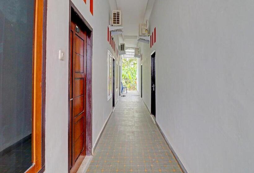 בית מלון כפרי Oyo 91203 Naufal Residence Syariah