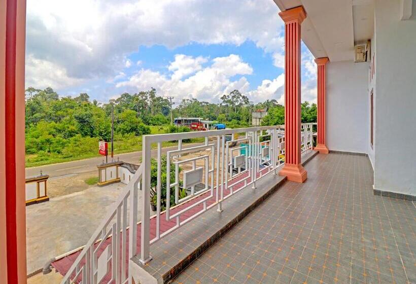 בית מלון כפרי Oyo 91203 Naufal Residence Syariah