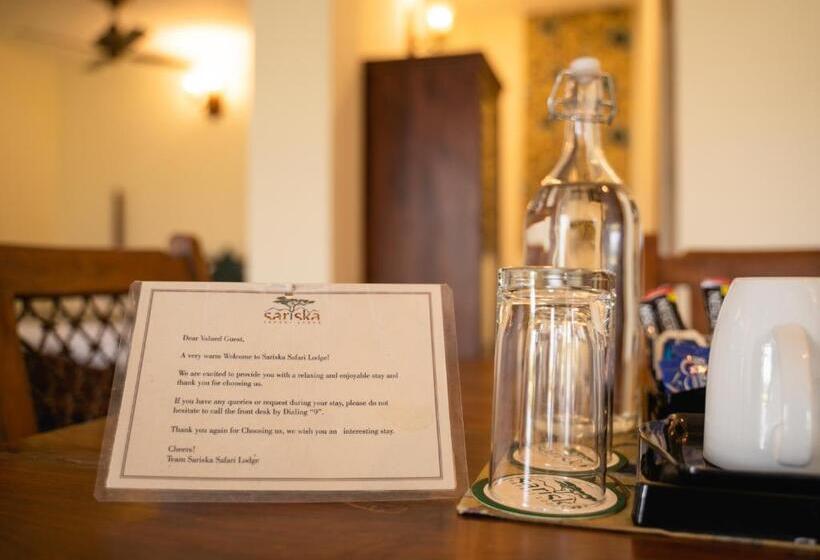 فندق Sariska Safari Lodge