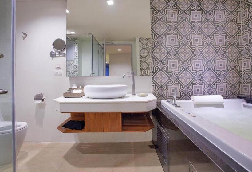 استراحتگاه Zenmaya Oceanfront Phuket, Trademark Collection By Wyndham