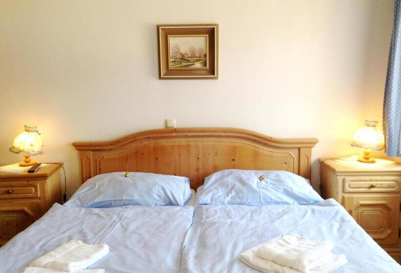 ユースホステル Frühstückspension Zur Post Reisinger Kg St Oswald