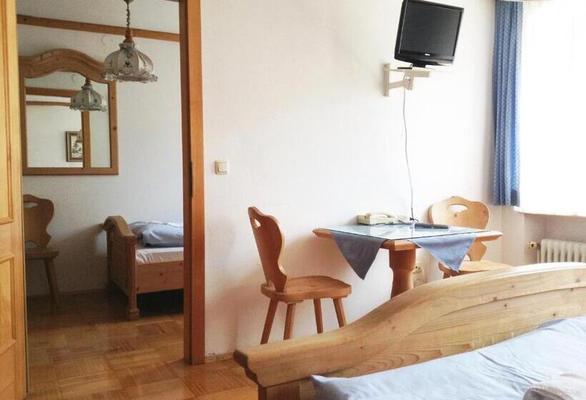 ユースホステル Frühstückspension Zur Post Reisinger Kg St Oswald