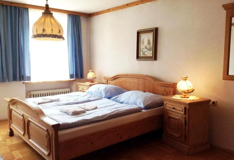 ユースホステル Frühstückspension Zur Post Reisinger Kg St Oswald