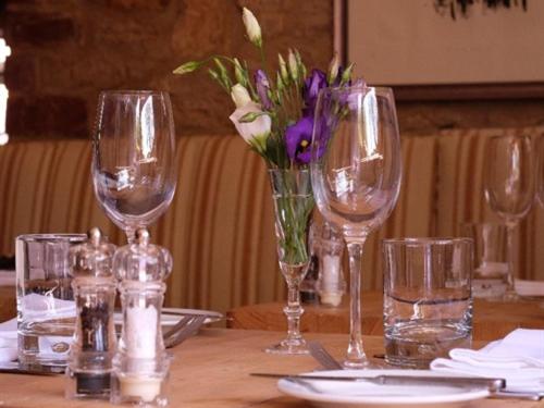 הוסטל The Plough Inn