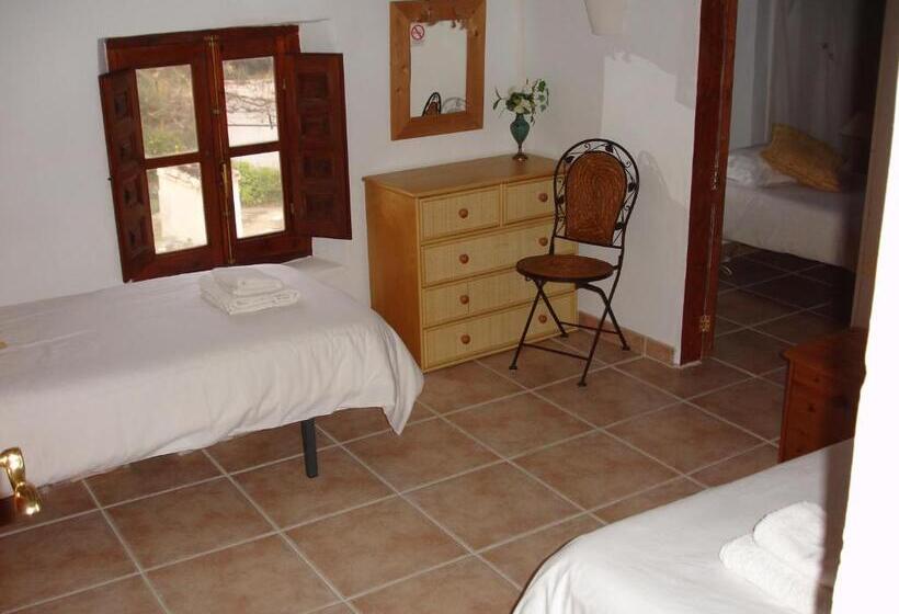 مبيت وإفطار Almond Reef Casa Rural