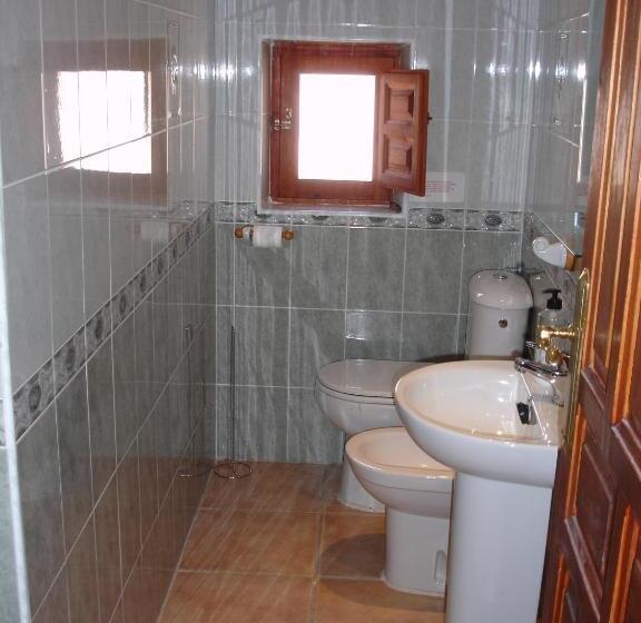 مبيت وإفطار Almond Reef Casa Rural